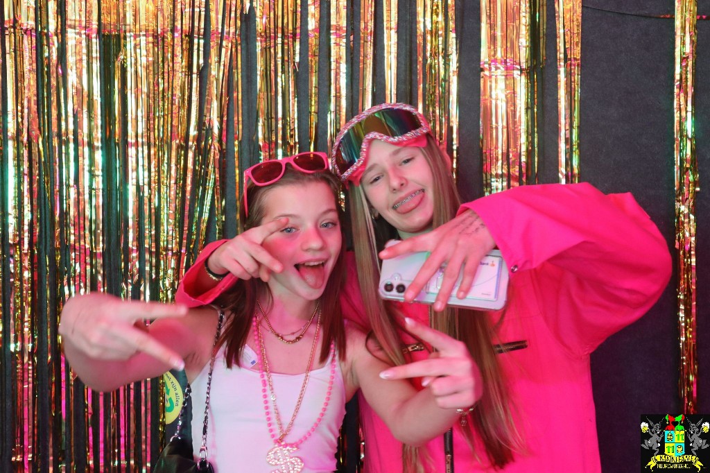 ../Images/Jeugd Opwarmbal Photobooth 315.jpg